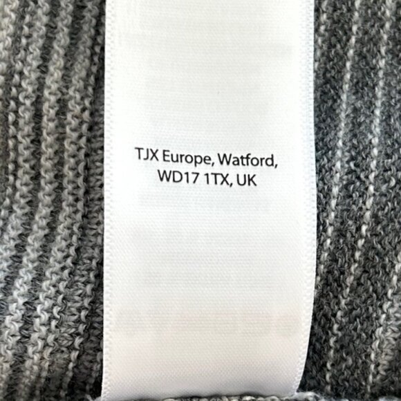 Tahari Extrafine Merino Wool / Acrylic Sweater Size Small - Picture 6 of 9